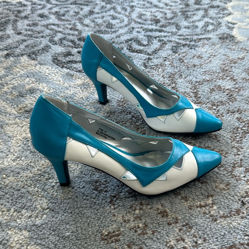 Andiamo Vintage Cutout Heels Turquoise & White 7
